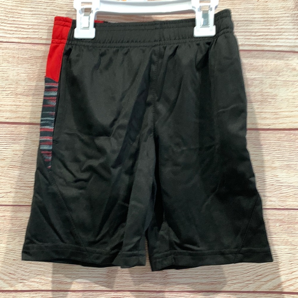 NWT. Marvel boys Spider-Man shorts size XS 4/5 *bin37-10&11